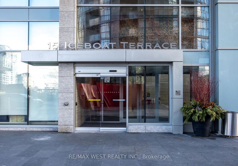 15-iceboat-terrace-toronto-toronto-ontario-c13523524