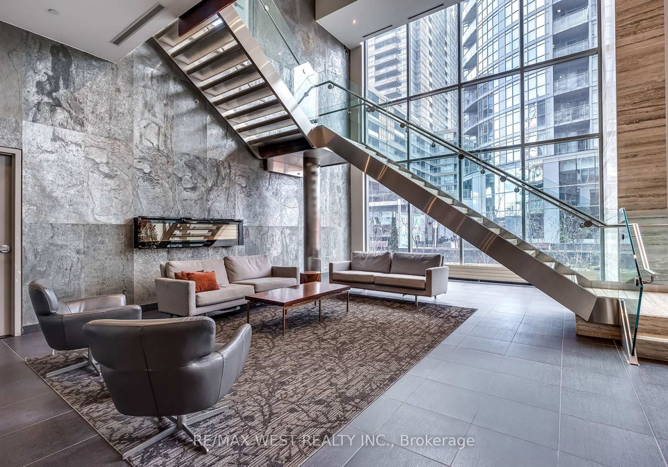 15-iceboat-terrace-toronto-toronto-ontario-c13523524