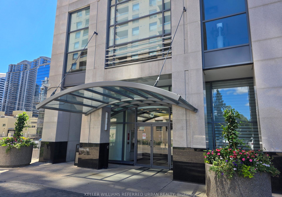 8-hillcrest-avenue-toronto-north-york-ontario-c13523902