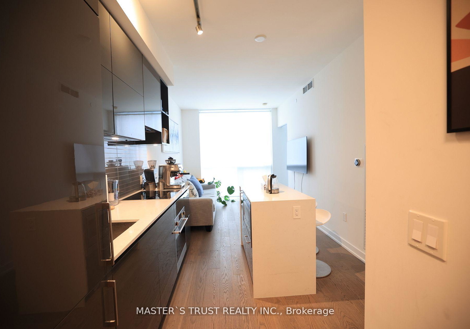1-yorkville-avenue-toronto-toronto-ontario-c13524004
