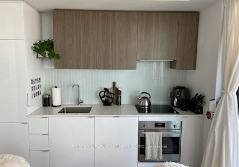 161-roehampton-avenue-toronto-toronto-ontario-c13524406