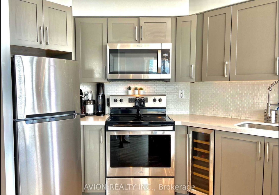 230-queens-quay-toronto-toronto-ontario-c13524538