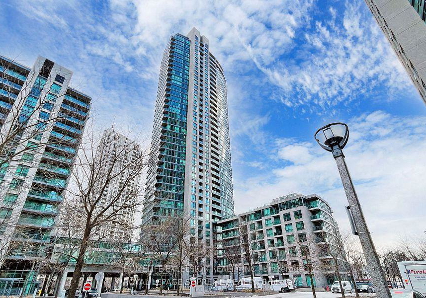 215-fort-york-boulevard-se-toronto-toronto-ontario-c13525062