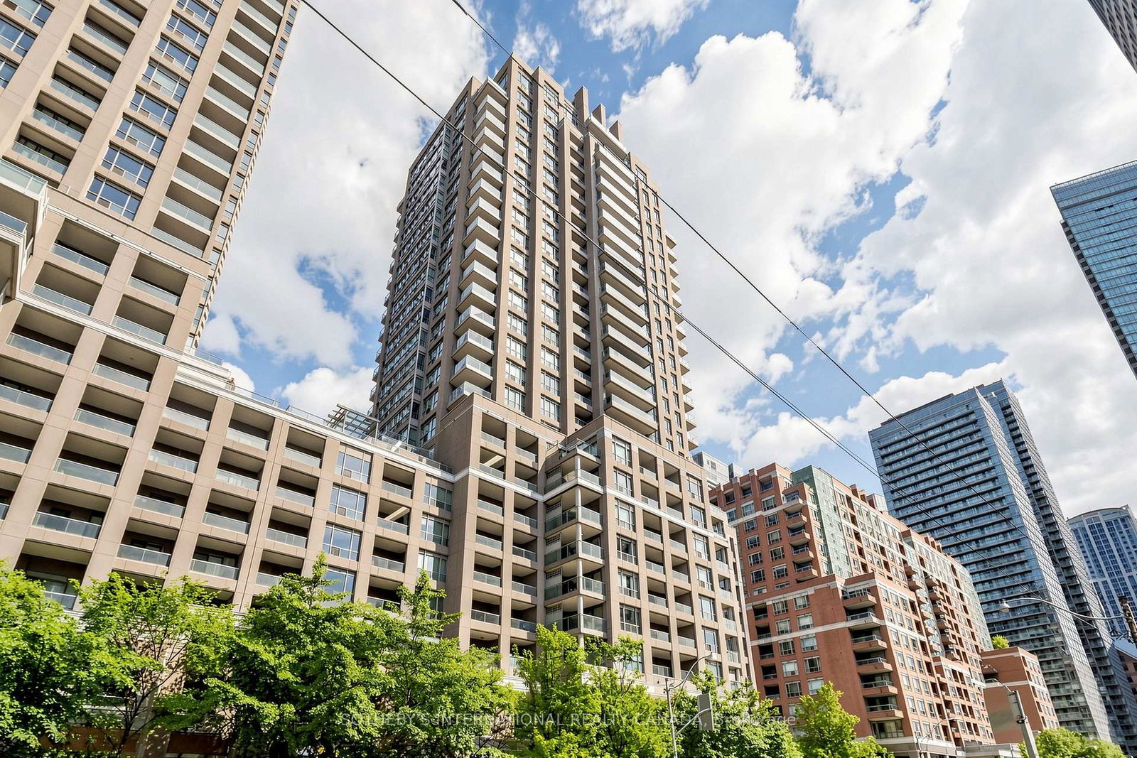 909-bay-street-toronto-toronto-ontario-c13525262