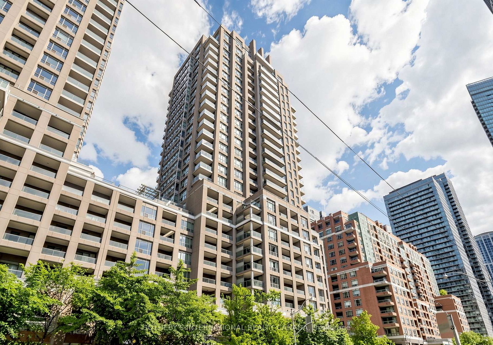 909-bay-street-toronto-toronto-ontario-c13525262