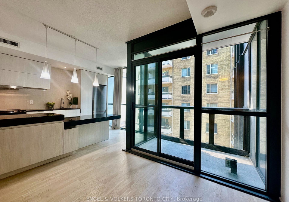101-charles-street-e-toronto-toronto-ontario-c13525306