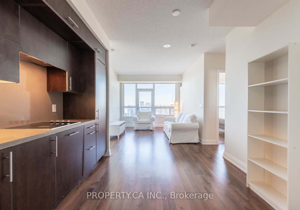 5-sheppard-avenue-e-toronto-north-york-ontario-c13525398