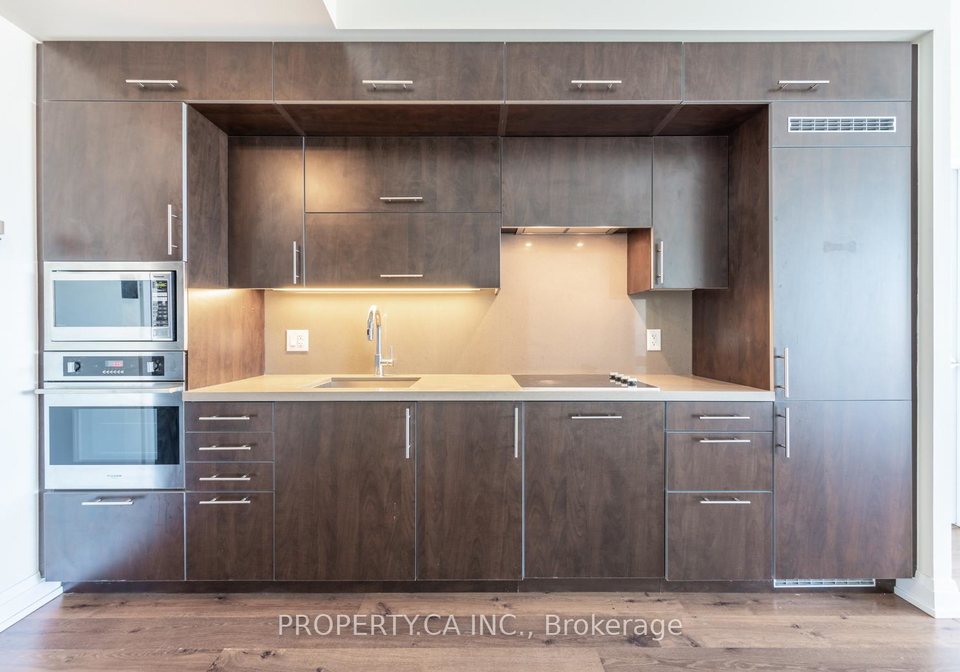 5-sheppard-avenue-e-toronto-north-york-ontario-c13525398