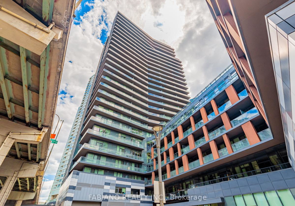 20-bruyeres-mews-toronto-toronto-ontario-c13526238