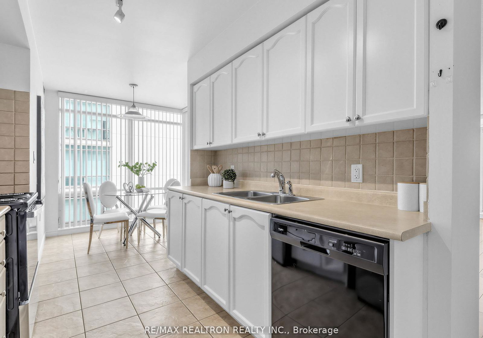 3830-bathurst-street-toronto-toronto-ontario-c13526408