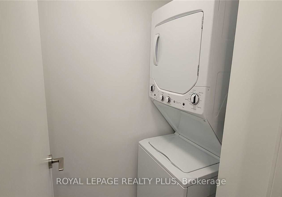 39-roehampton-avenue-e-toronto-toronto-ontario-c13526464