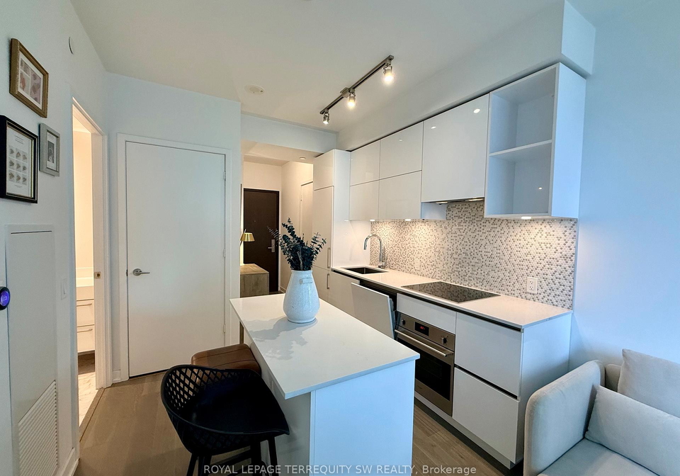 1-yorkville-avenue-toronto-toronto-ontario-c13526576