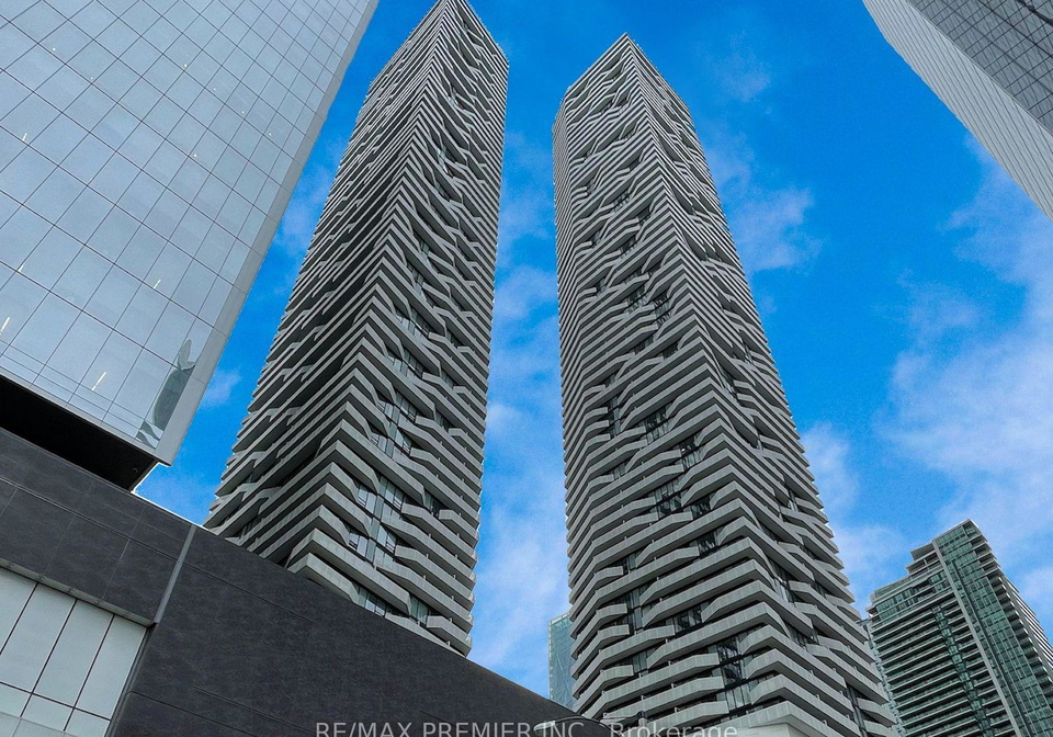 100-harbour-street-toronto-toronto-ontario-c13526660