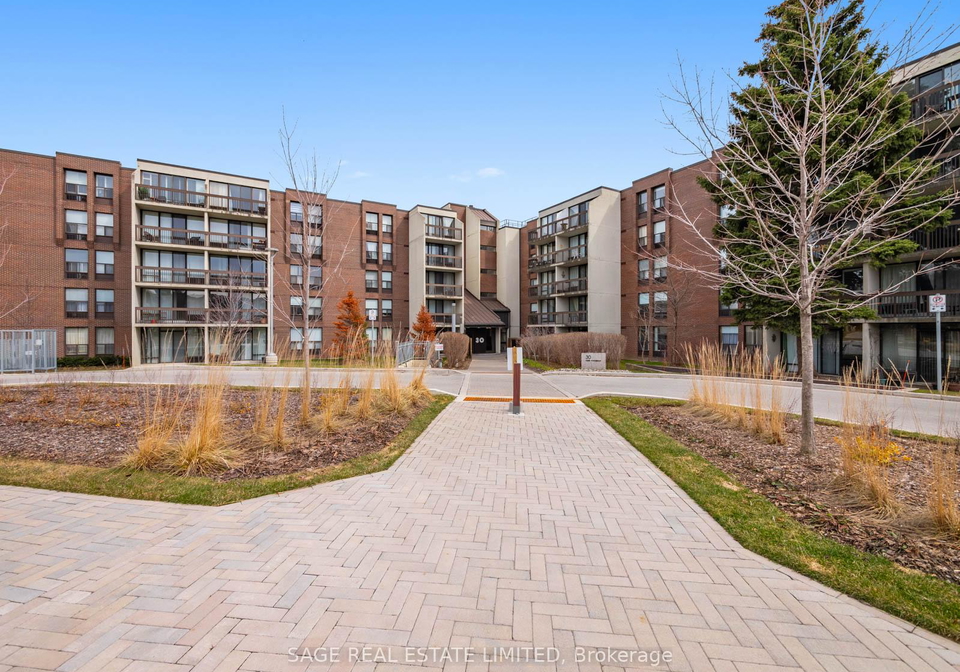 30-fashion-roseway-toronto-north-york-ontario-c13526868