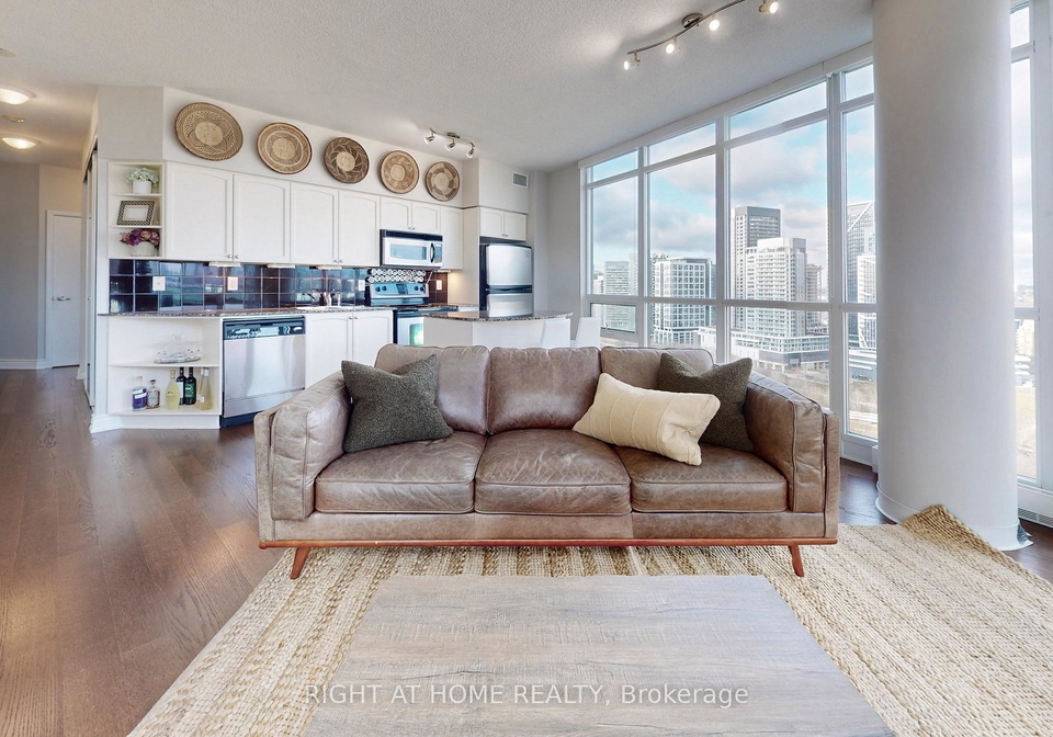 231-fort-york-boulevard-toronto-toronto-ontario-c13527496