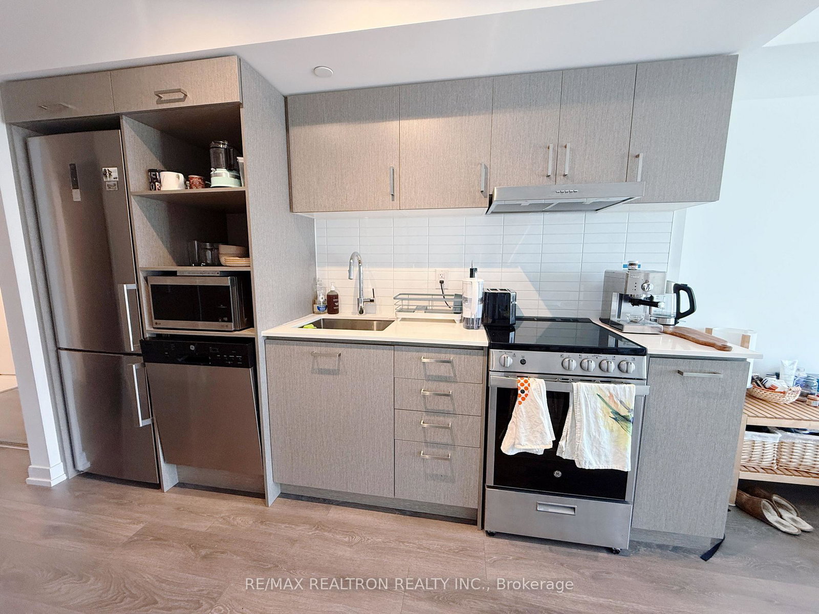 219-dundas-street-e-toronto-toronto-ontario-c13527814