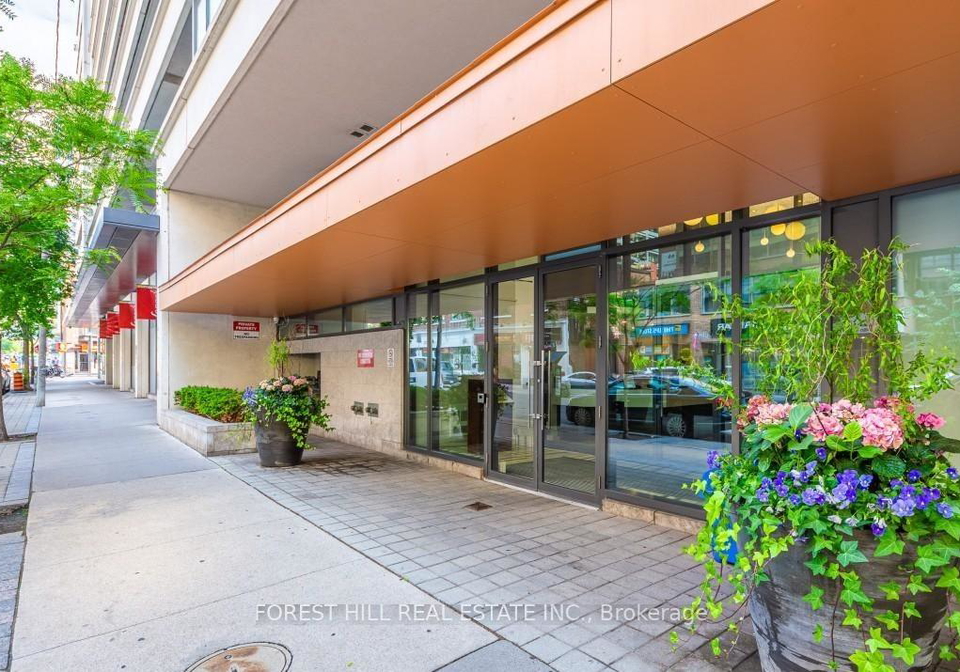 111-elizabeth-street-toronto-toronto-ontario-c13527866
