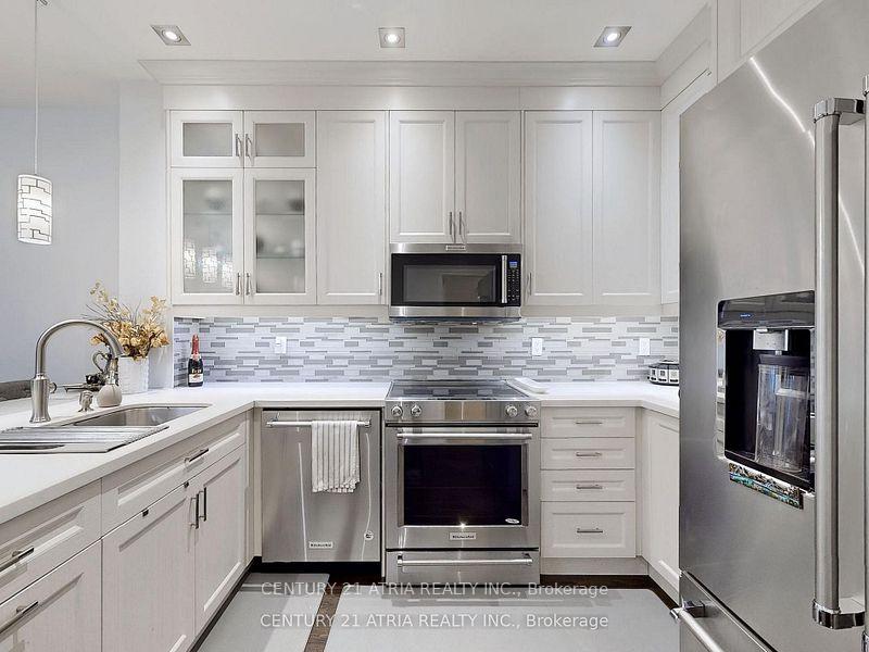10-gateway-boulevard-toronto-east-york-ontario-c13528448