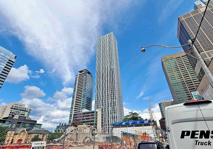 1-yorkville-avenue-toronto-toronto-ontario-c13528740