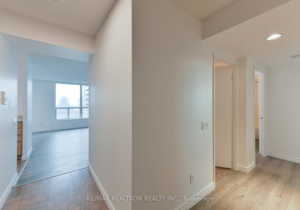 750-bay-street-toronto-toronto-ontario-c13528770
