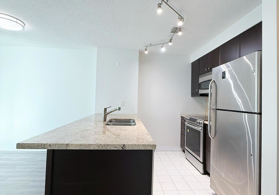 10-yonge-street-toronto-toronto-ontario-c13529368