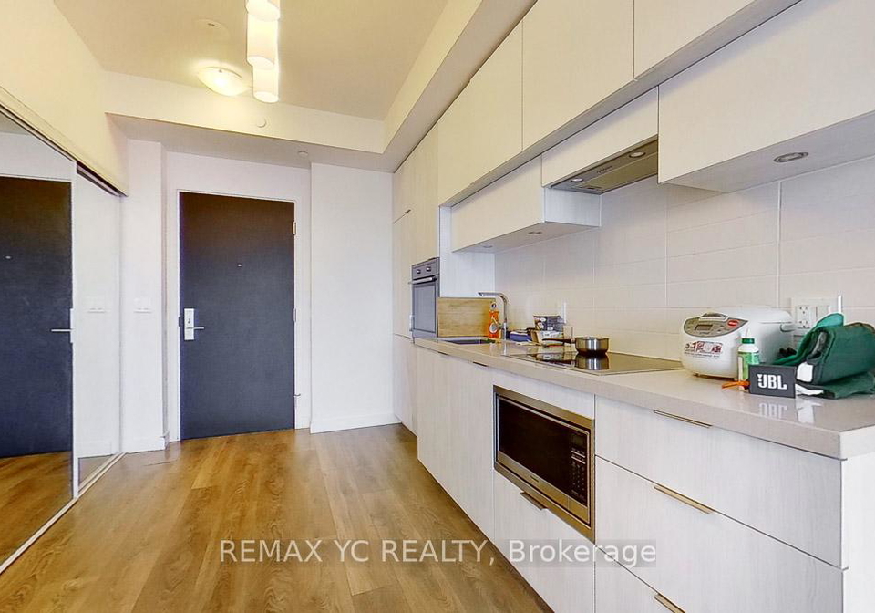 8-eglinton-avenue-e-toronto-toronto-ontario-c13529492