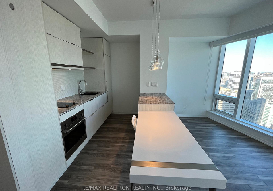 197-yonge-street-toronto-toronto-ontario-c13529522