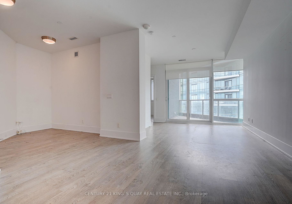 1-edgewater-drive-toronto-toronto-ontario-c13529564