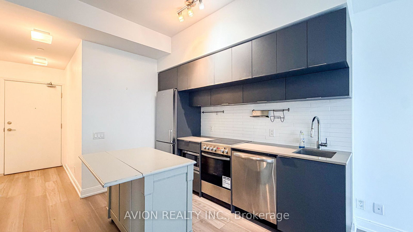 181-dundas-street-e-toronto-toronto-ontario-c13529928