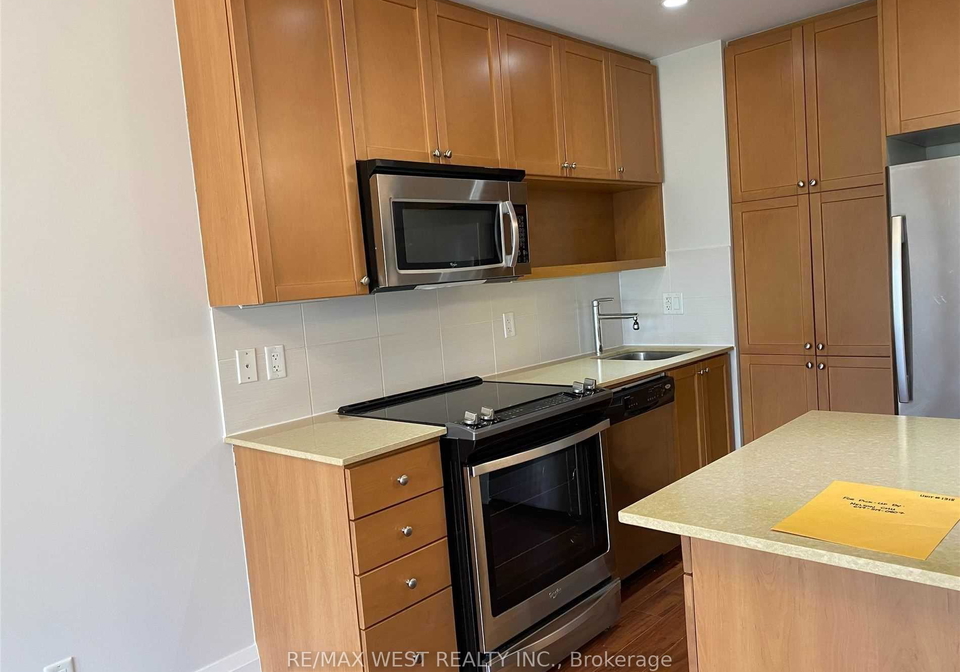 100-harrison-garden-boulevard-toronto-north-york-ontario-c13530268