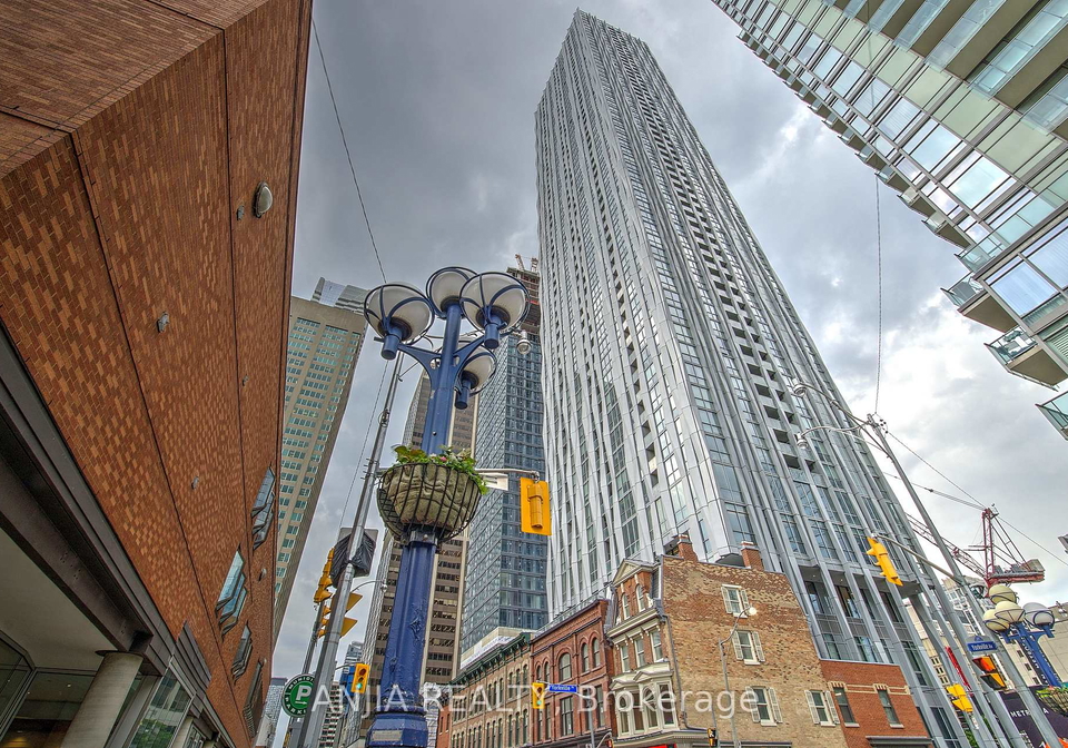 1-yorkville-avenue-toronto-toronto-ontario-c13530334