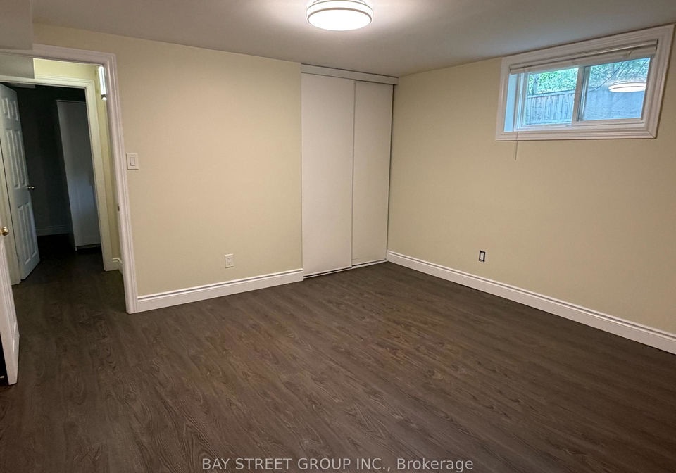 lower-123-searle-avenue-toronto-toronto-ontario-c13530488