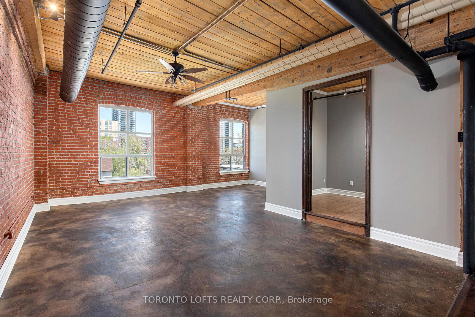 426-queen-street-e-toronto-toronto-ontario-c13530960