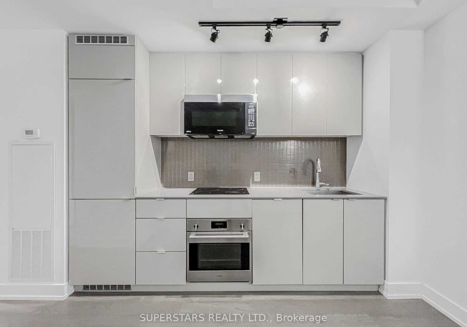 7-grenville-street-toronto-toronto-ontario-c13531440