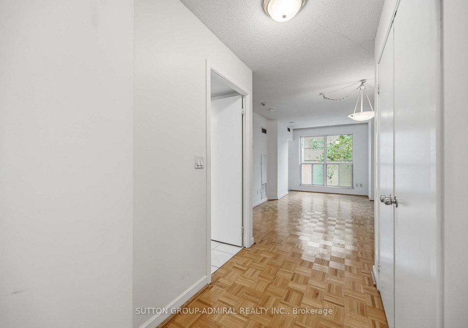 8-park-road-toronto-toronto-ontario-c13531578