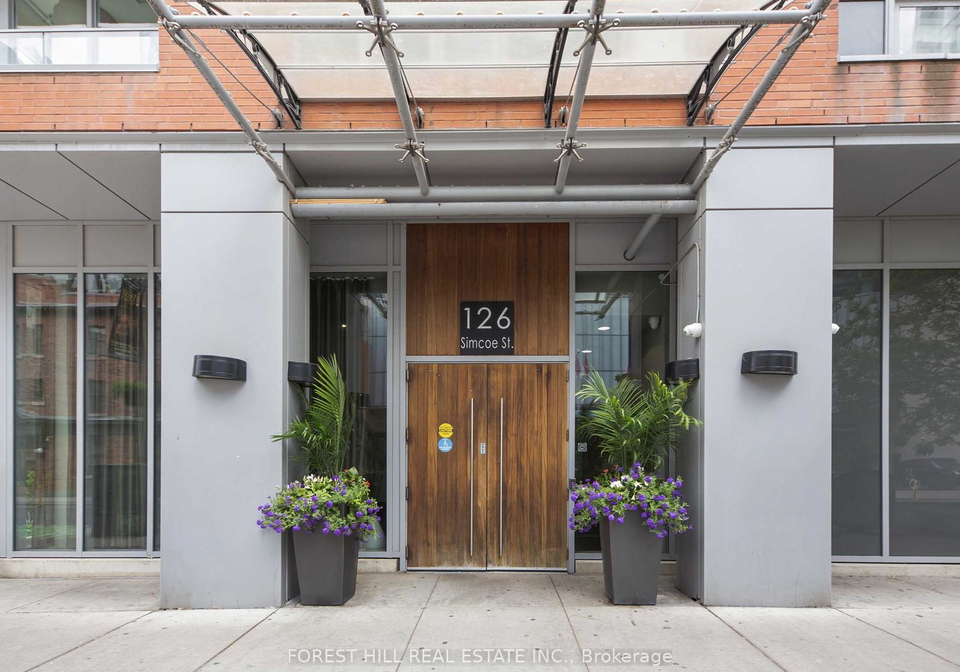 126-simcoe-street-toronto-toronto-ontario-c13532178