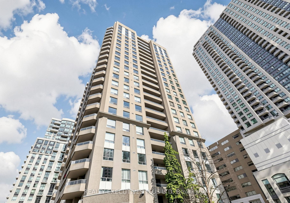 18-hillcrest-avenue-toronto-north-york-ontario-c13532312