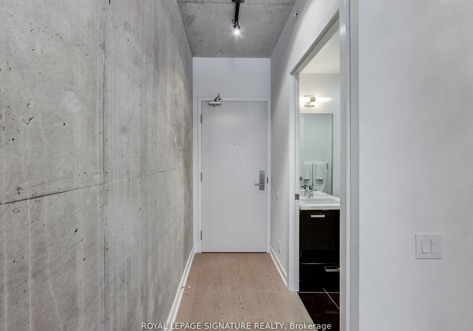 39-brant-street-toronto-toronto-ontario-c13532974