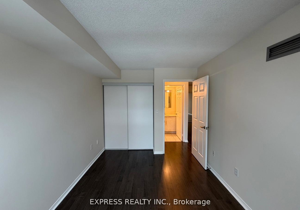 1-pemberton-avenue-toronto-north-york-ontario-c13533186