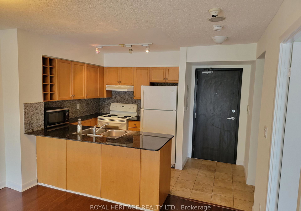 210-victoria-street-toronto-toronto-ontario-c13533556