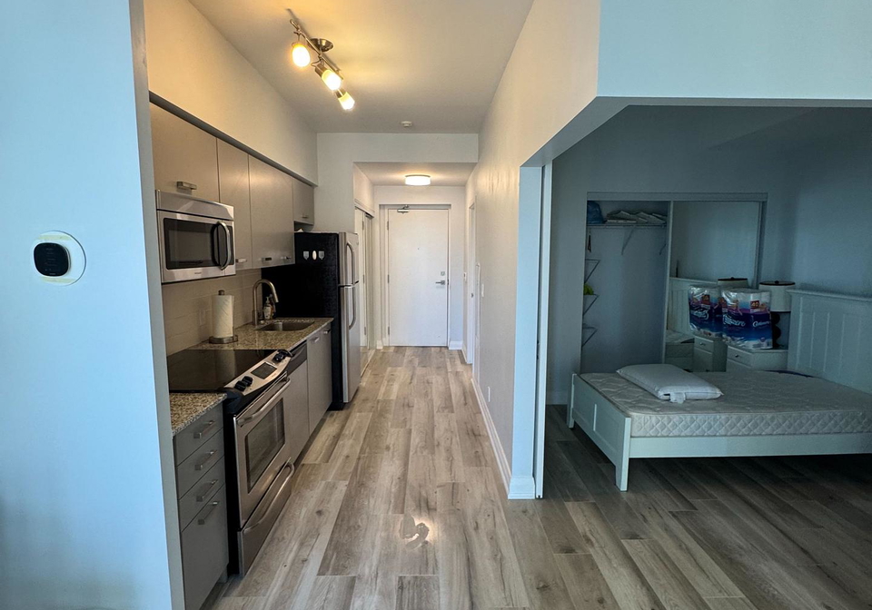 832-bay-street-toronto-toronto-ontario-c13533670
