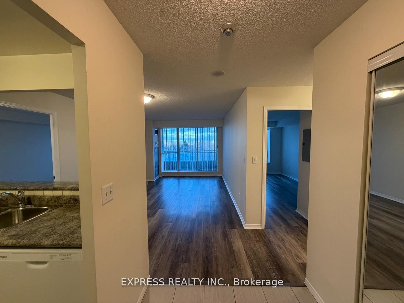 39-pemberton-avenue-toronto-north-york-ontario-c13533846