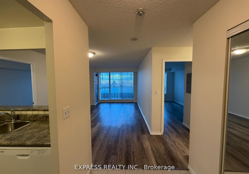39-pemberton-avenue-toronto-north-york-ontario-c13533846