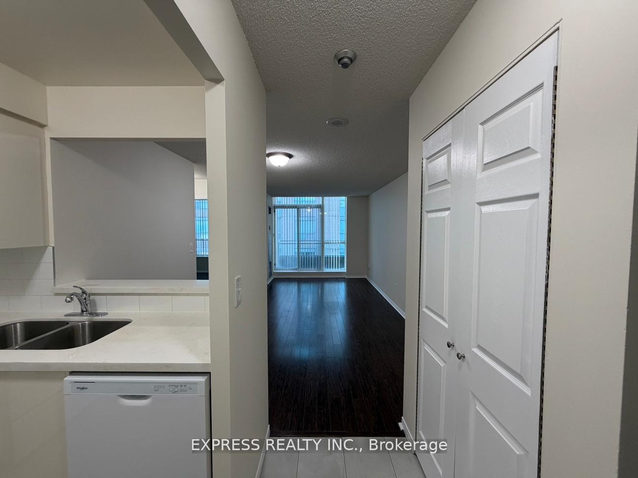 39-pemberton-avenue-toronto-north-york-ontario-c13534042