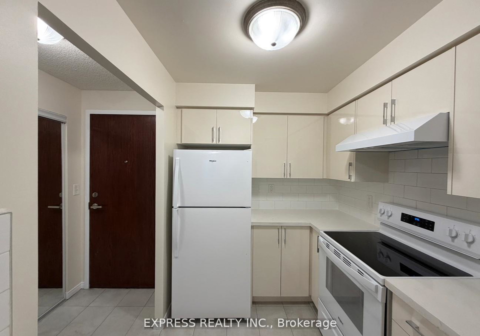 39-pemberton-avenue-toronto-north-york-ontario-c13534042