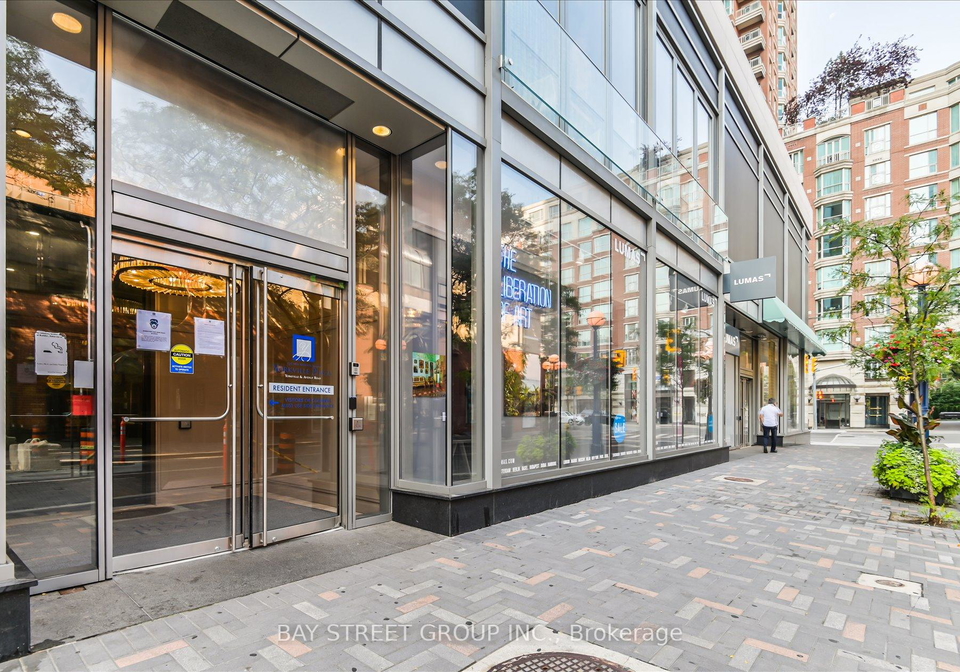 155-yorkville-avenue-toronto-toronto-ontario-c13534186