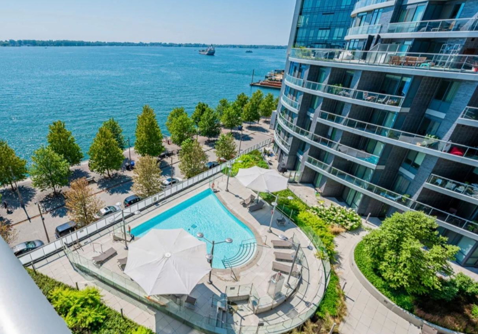1-edgewater-drive-toronto-toronto-ontario-c13534366