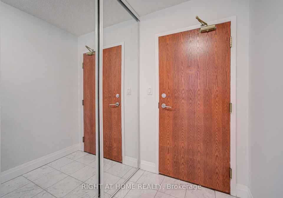 35-empress-avenue-toronto-north-york-ontario-c13534606