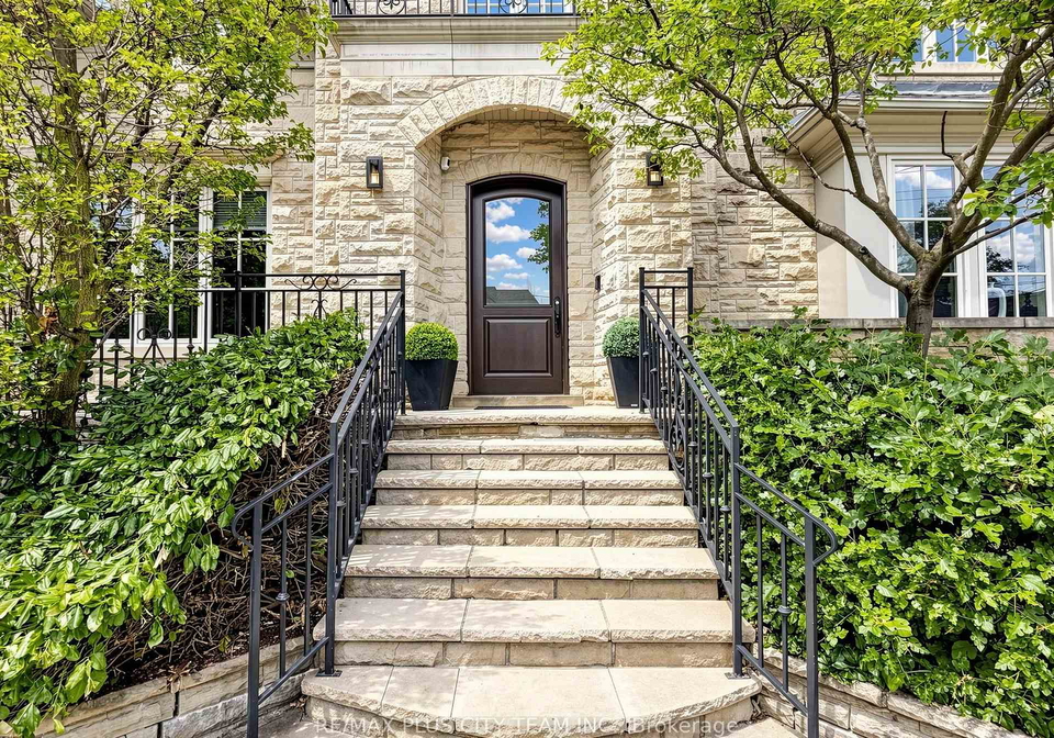 208-carmichael-avenue-toronto-toronto-ontario-c13534844