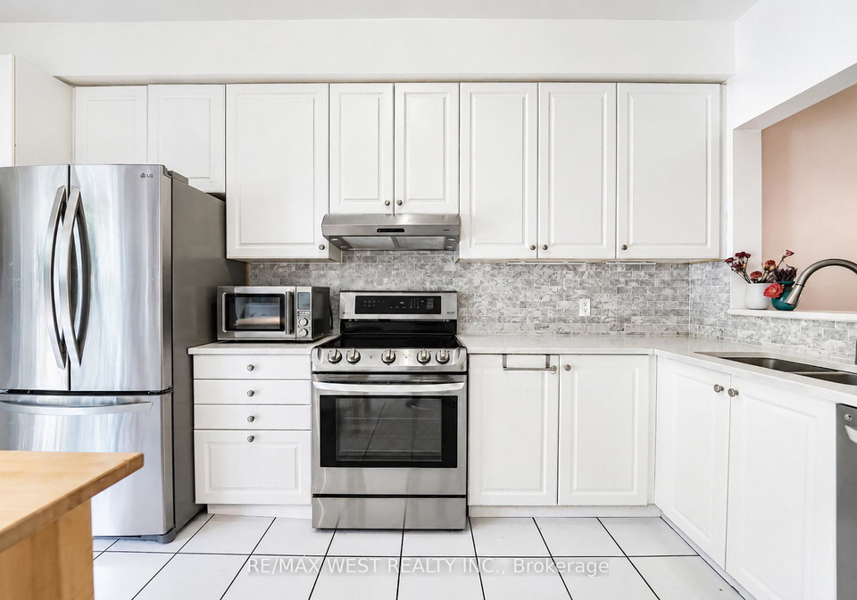 757-sheppard-avenue-w-toronto-toronto-ontario-c13535082